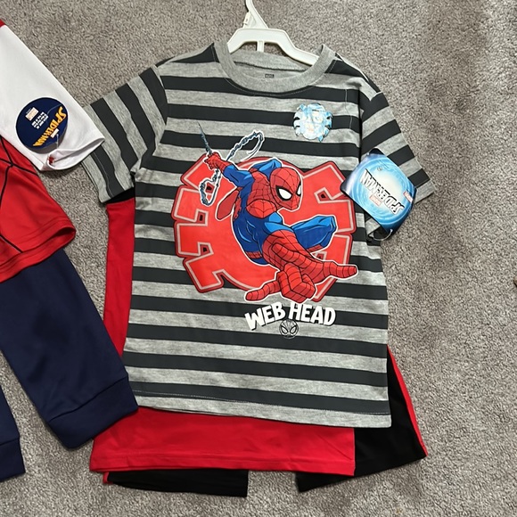Brand new Spider-Man 2 piece and 3 piece sets - Picture 3 of 8